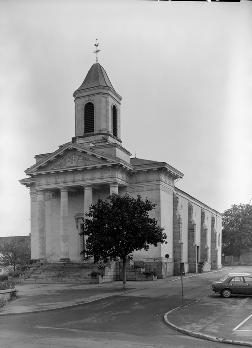 Église vue du sud-ouest (état en 1983)