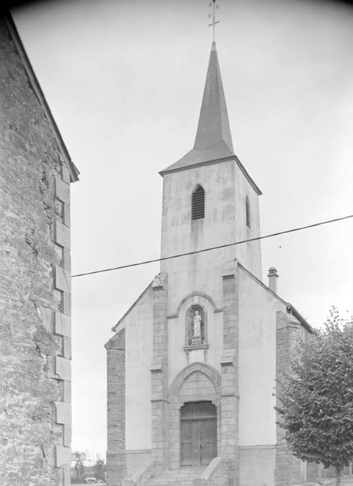 Église paroissiale Saint-Pierre : élévation ouest (état en 1983)