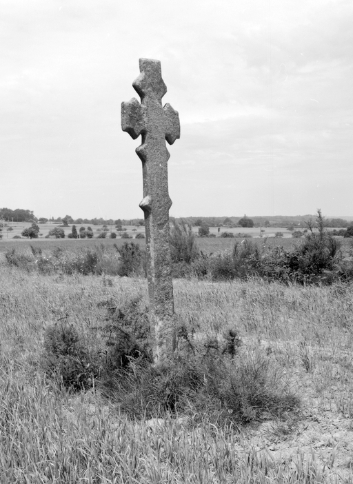 Croix de chemin, vue du sud-est (état en 1983)