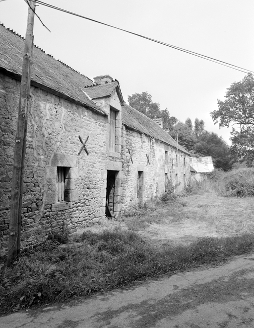Logis, vue générale.