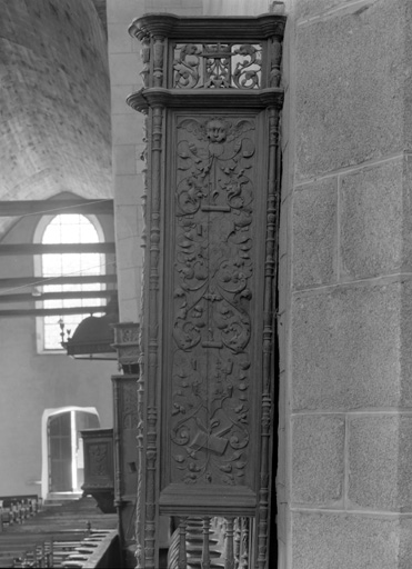 Stalles nord, joue côté est, détail du panneau supérieur.