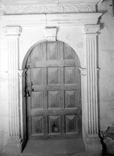 Porte de la sacristie, vue de face