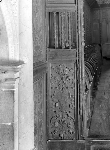 Stalles sud, joues est : détail panneau inférieur.