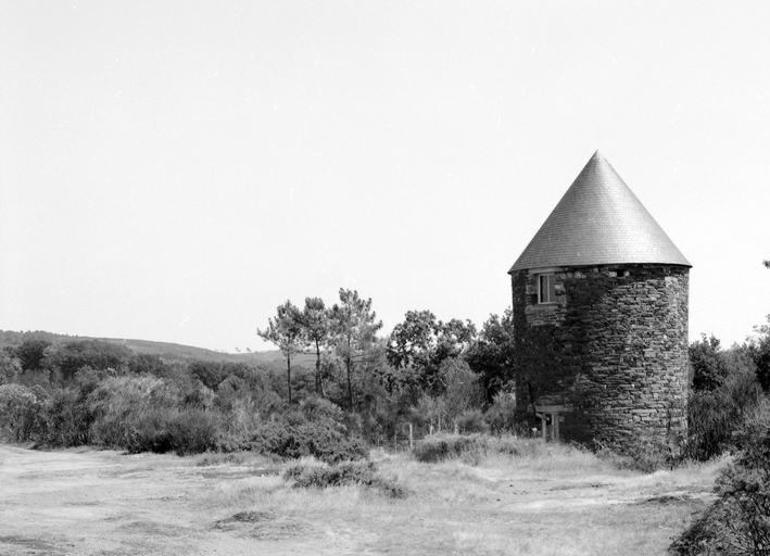 Moulin à vent : vue nord-ouest (état en 1984)