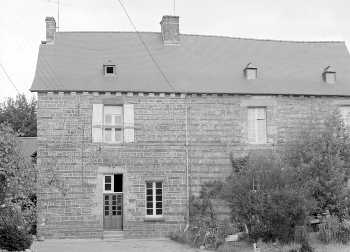 Manoir : élévation sud (état en 1984)