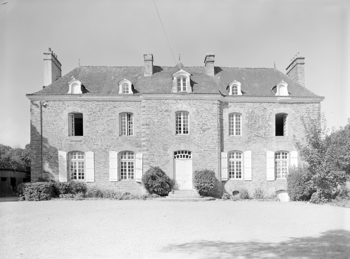 Château : élévation est (état en 1911)