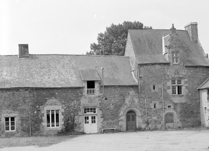 Vue du logis.