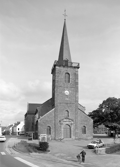 Église paroissiale : élévation ouest (état en 1984)