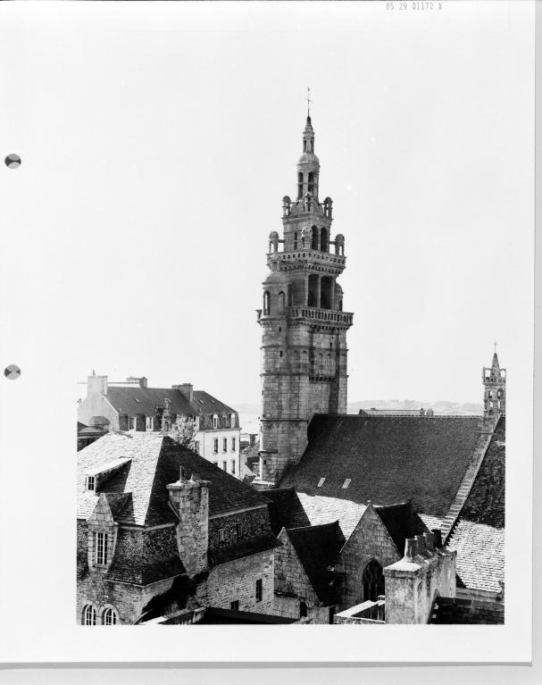 Église paroissiale Notre-Dame-de-Croas-Batz, rue Albert de Mun (Roscoff)