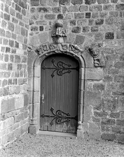 Elévation Sud, bras du transept, porte : vue générale