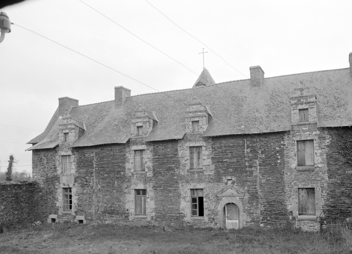 Château : élévation sud du logis (état en 1985)