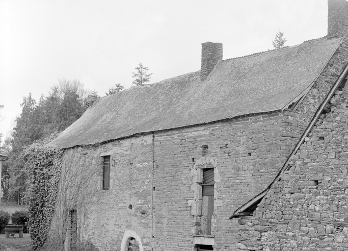 Manoir : élévation antérieure (état en 1985)