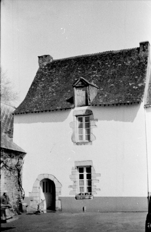 Manoir : le logis (état en 1974)