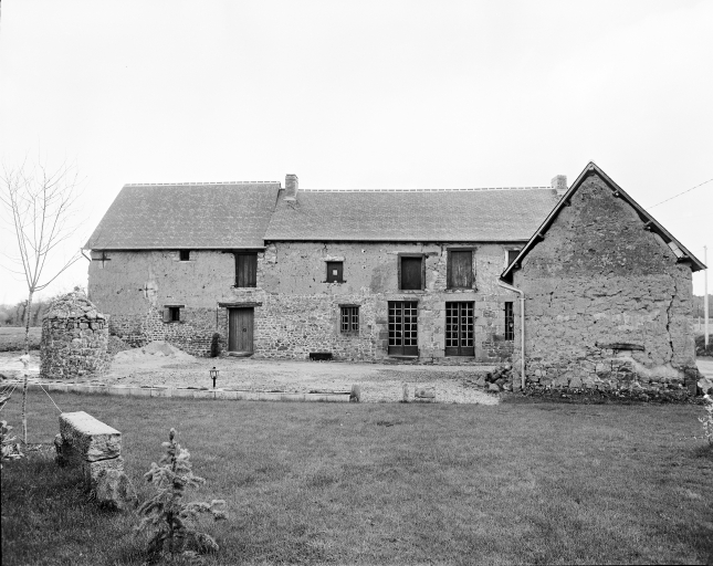 Les Tesnières - Ferme, vue générale.