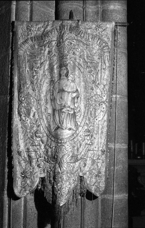 Bannière de procession : face portant Notre-Dame de Kerzéan (état en 1987)