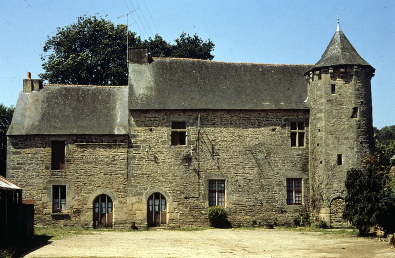 Manoir, la Touche Carné (Le Roc-Saint-André fusionnée en Val d'Oust en 2016)