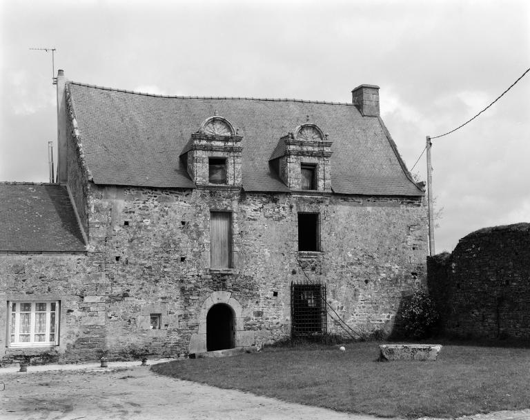 Manoir, élévation sud du logis.