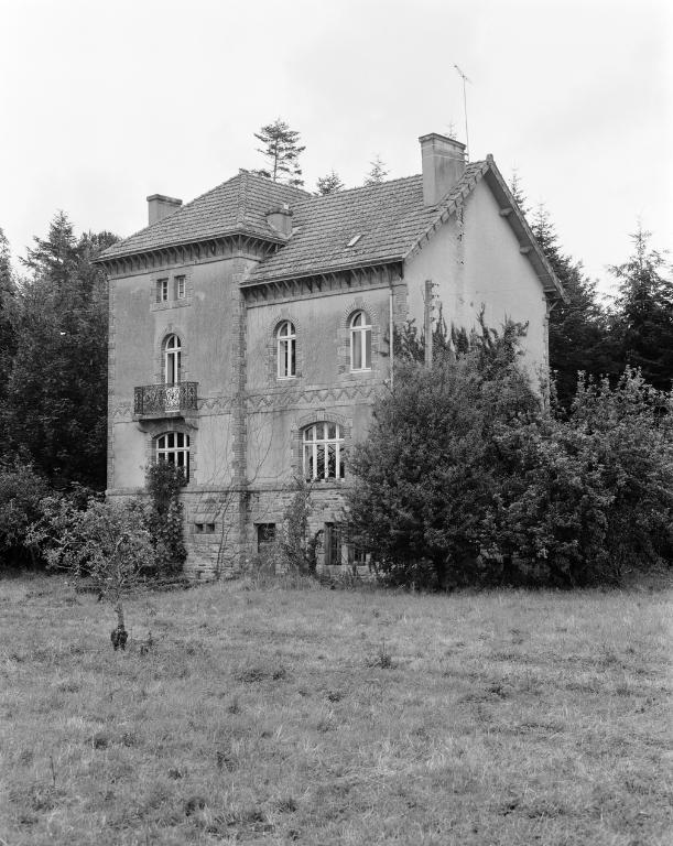 Manoir, logis vers 1900, vue générale sud-est.