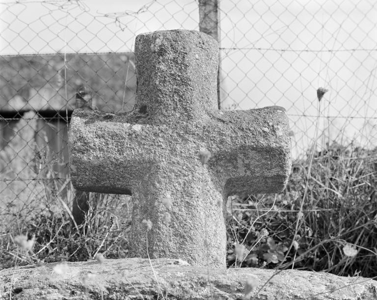 Croix monumentale, vue générale.