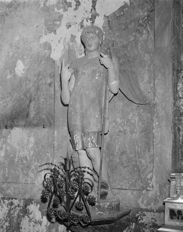 Statue (petite nature) : saint Michel