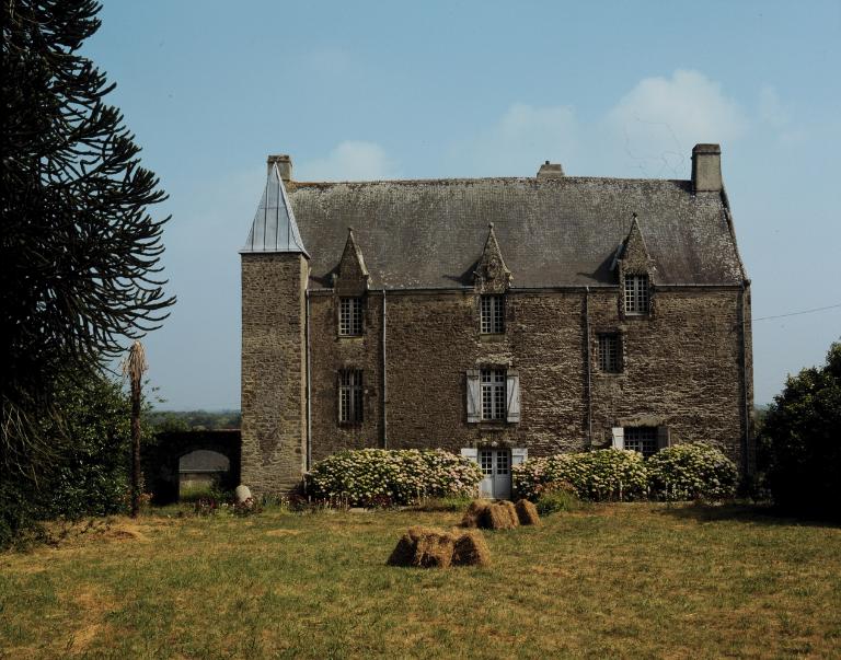 Manoir, bâtiment A, vue générale est.