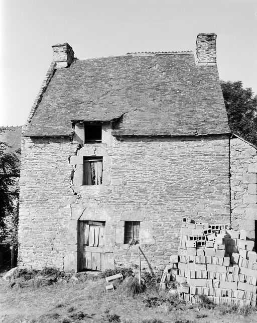 Vue générale ; La Chapelle es Brières, maison n°2.