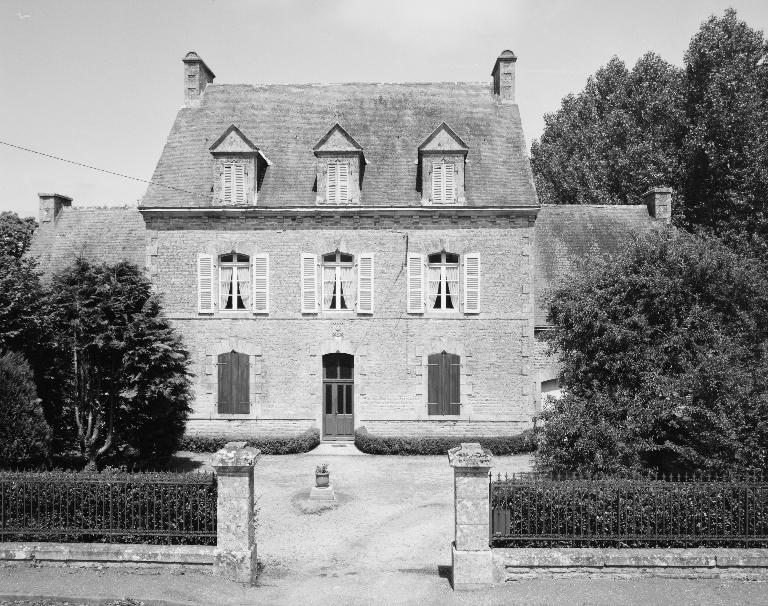 Presbytère ; Presbytère : élévation sud (état en 1991)