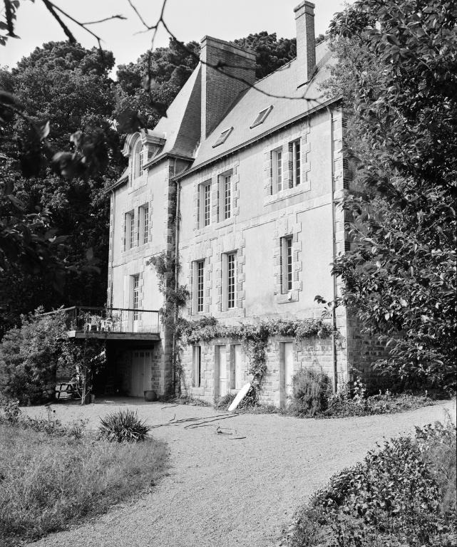Elévation antérieure prise du sud-est.
