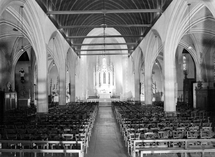 Intérieur : vue générale vers le choeur