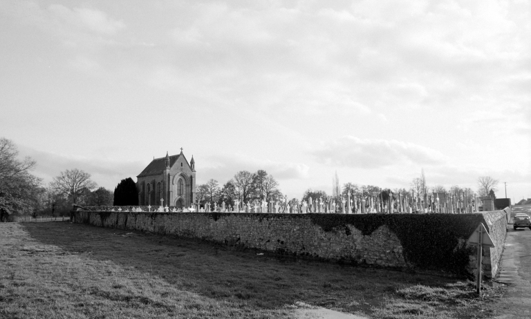 Chapelle Saint-Denis (chapelle de cimetière), dans le Cimetière (Saint-Aubin-du-Cormier)