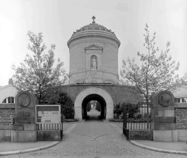 Chapelle funéraire, chapelle de cimetière Saint-Michel de l'Espérance, avenue Gros-Malhon (Rennes)