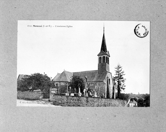 Ancienne église, élévation sud-ouest : vue générale.(carte postale ancienne). ; Ancienne église de Moussé