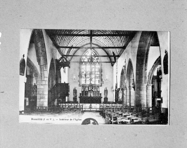 Carte postale ancienne. Intérieur : vue générale vers le choeur.