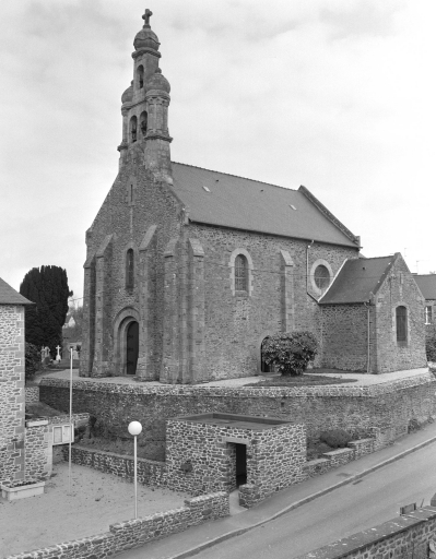 Église paroissiale Saint-Etienne (Tressé fusionnée en Mesnil-Roc'h en 2019)