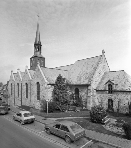 Eglise paroissiale Saint-Martin-de-Tours, rue Saint-Martin ; rue Rémond Théophile (La Bouëxière)