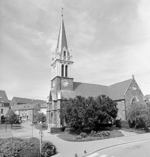 Eglise paroissiale Saint-Pierre, Saint-Paul (Le Rheu)