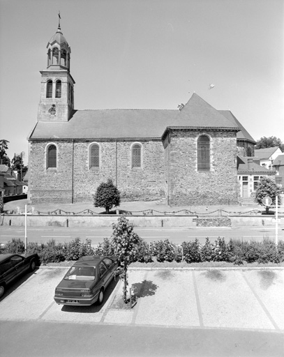 Prieuré de bénédictins ; église paroissiale Saint-Martin
