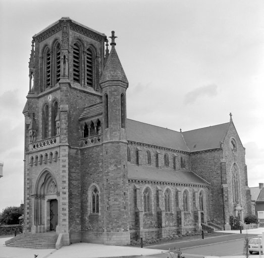 Eglise paroissiale Saint-Pierre (Domagné)