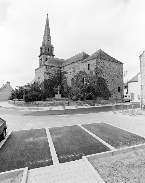 Choeur, bras sud et sacristie, vue sud-est.