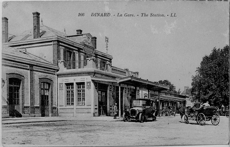 Carte postale ancienne - 166 Dinard - la gare.