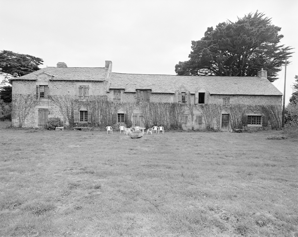 Manoir, élévation est, vue générale.