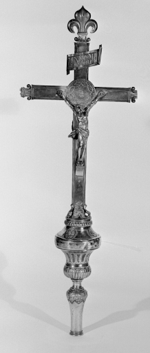 Croix de procession : Christ en croix, Vierge à l'Enfant