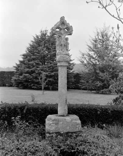 Croix de chemin, Kergouillard (Le Quillio)