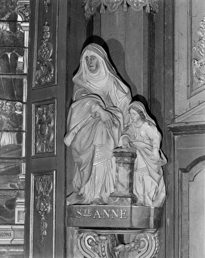 Groupe sculpté de l'éducation de la Vierge