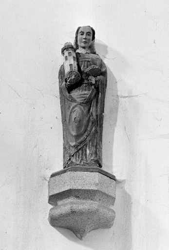 Statue : sainte Barbe.