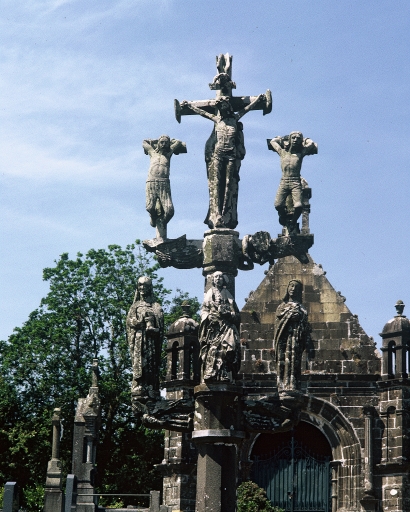 Calvaire, Quimerc'h : bourg (Pont-de-Buis-lès-Quimerch)