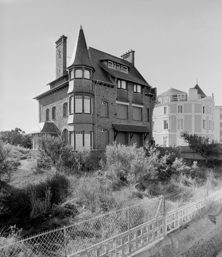 Maison de villégiature balnéaire dite Villa Nina, 82 boulevard Hébert (Saint-Malo)