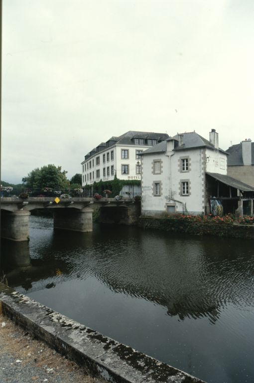 Pont de Sainte-Croix : vue rapprochée depuis l'amont (état en 1996)