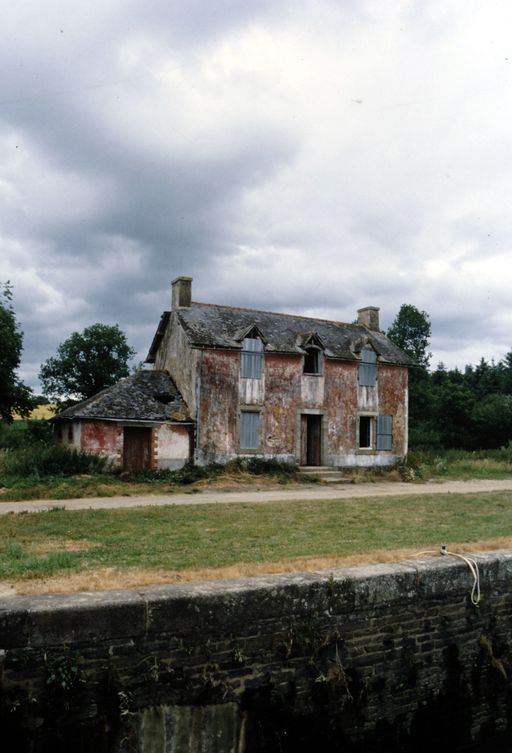 Elévation antérieure : vue générale