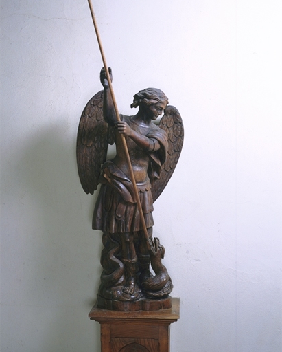 Statue (petite nature) : saint Michel